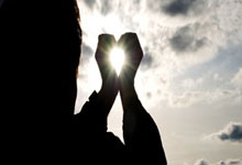 雷火电竞官网：17岁258天！亚马尔成为欧国联历史最年轻进球者.